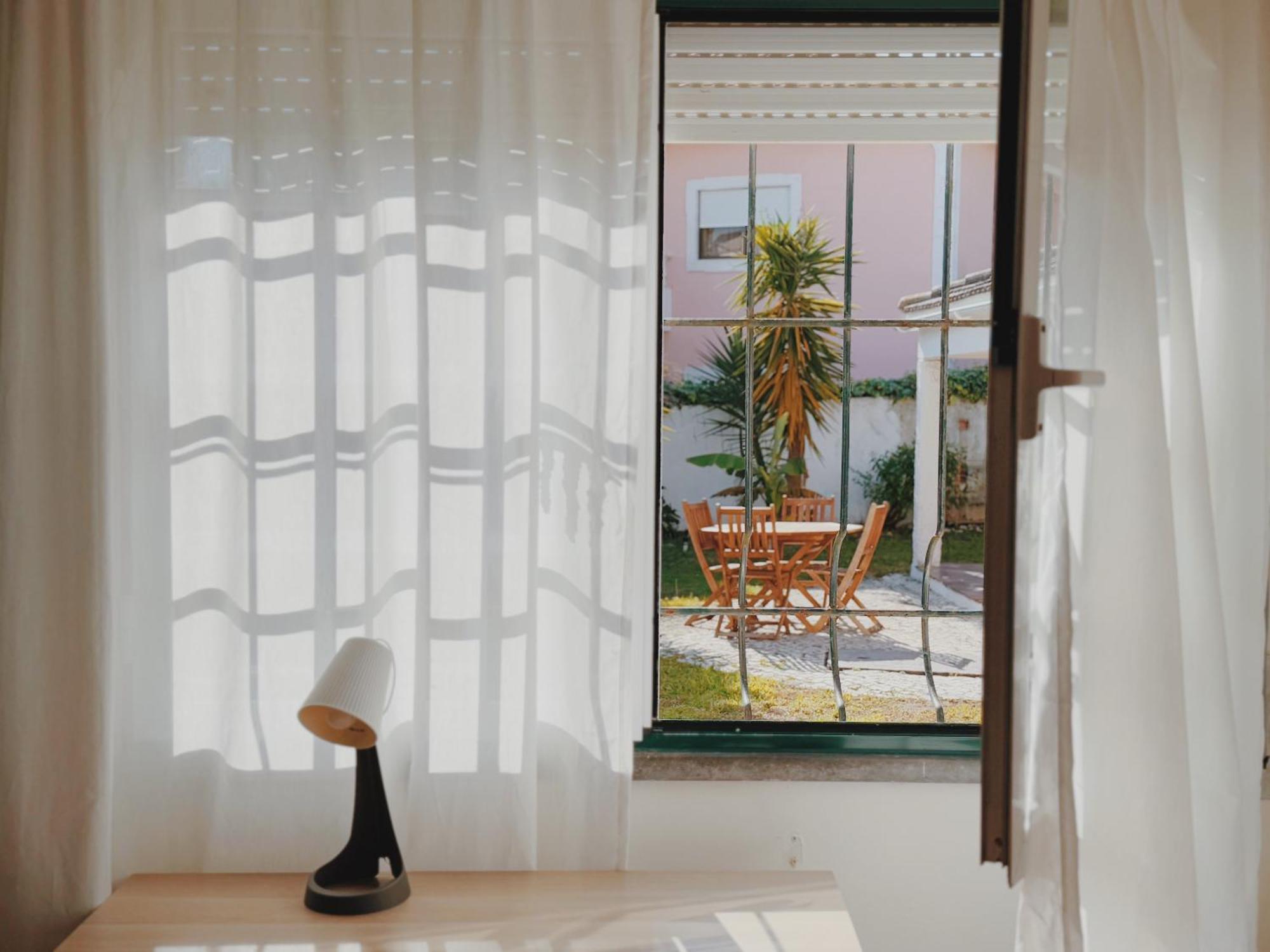 Coastal Garden Paradise Retreat- 6 Min From The Beach Charneca de Caparica Exterior foto